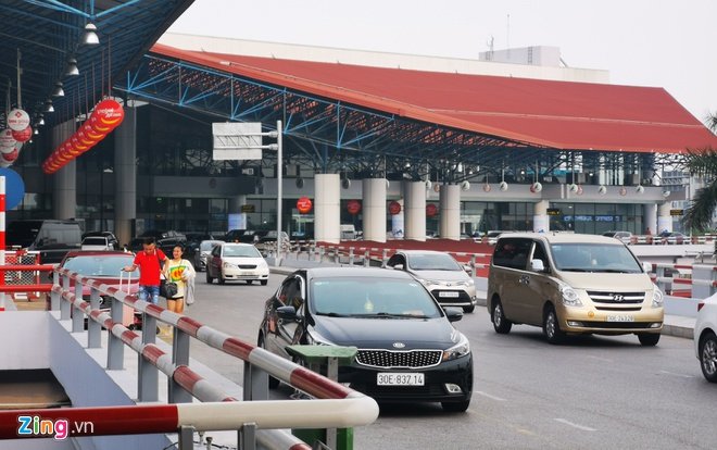 Sân bay Nội Bài lo đối phó 'cò' taxi - hinh 1