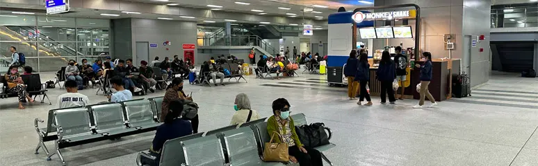 Train travel in Thailand - img 01